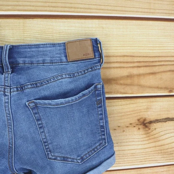 Aero Jean Shorts Cuffed Low Rise Womens Size 2 Blue Distressed Stretch‎ Denim - Picture 3 of 7